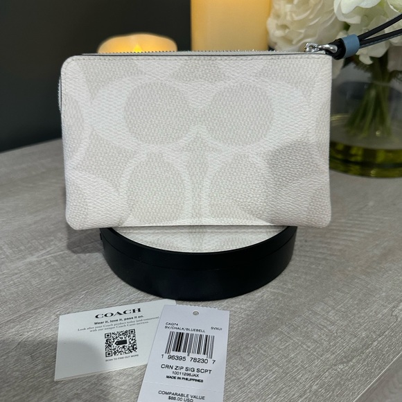 Coach White and Blue Wristlet - Picture 4 of 6